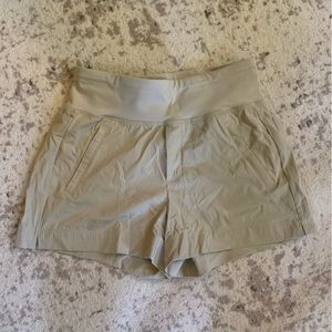 Athleta Trekkie North Short